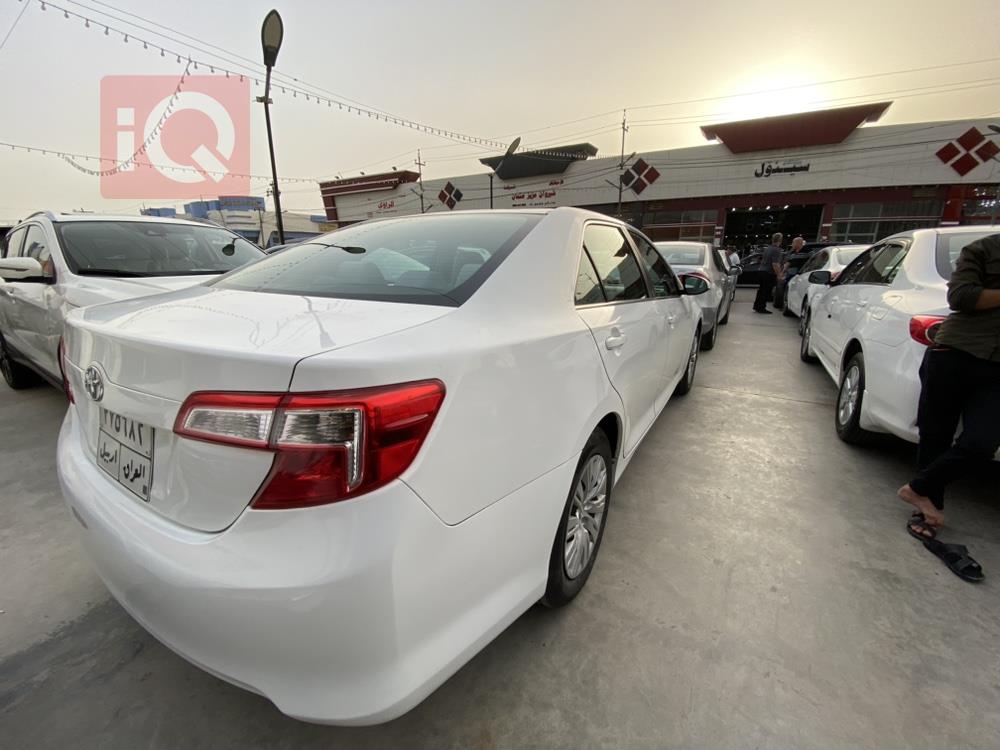 تۆیۆتا کامری